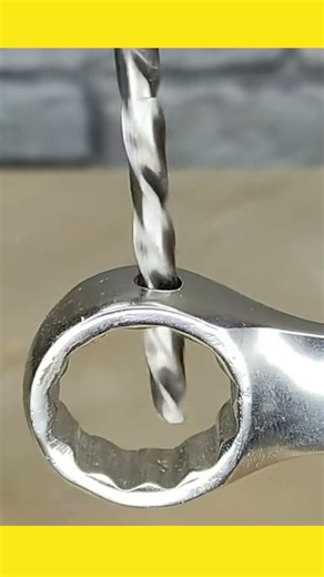 Genius wrench mod for tight bolts #lifehacks #innovation #tooltips #shorts