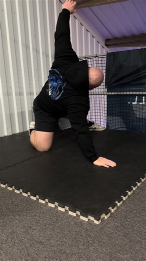 Daniel Wiggin on Instagram: "Adductor stretch + thoracic twist → Opens hips, improves rotation, better squat depth Leg extension ISO holds Adductor stretch + thoracic twist → Opens hips, improves rotation, better squat depth V-Squat → Load the movement with better mechanics and control Open ➝ Activate ➝ Load 💪 #legday #squatday #lowerbody #powerlifting #squats"