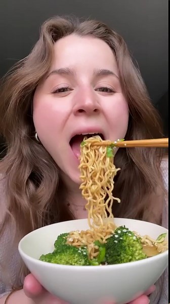 Clean Ceramic Cookware Promo - Ivanna