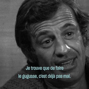 BELMONDO. «Au Conservatoire, à l'armée, on ne me prenait pas au sérieux... On me reprochait d'être décontracté.» 1972, alors qu'il incarne «Docteur Popaul» pour Chabrol, Belmondo offre une petite leçon de décontraction aux spectateurs. L'acteur est mort il y a un an, le 6 septembre 2021. | INA