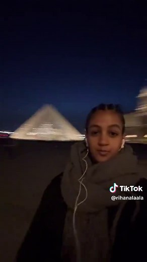 A Night at the Louvre: Paris After Dark