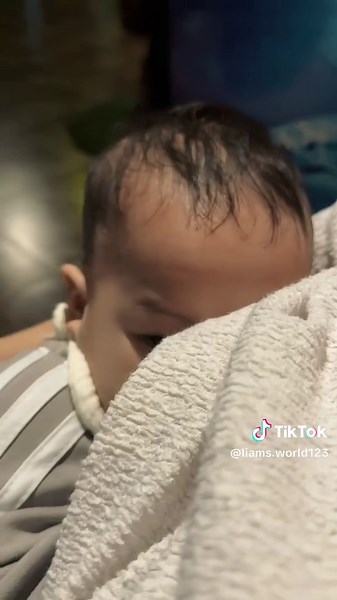 Cũng cũng thui các mẹ ạ. Tuy khum có gì đặc sắc nhưng thuỷ cung cũng là 1 lựa chọn thú vị đưa con đi chơi trời Hà Nội gió rét này..