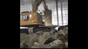 This video is a compilation of dangerous situations while working with excavators at work Warning people who are operating all vehicles, heavy machinery and equipment must always be careful | Super Technology | Facebook