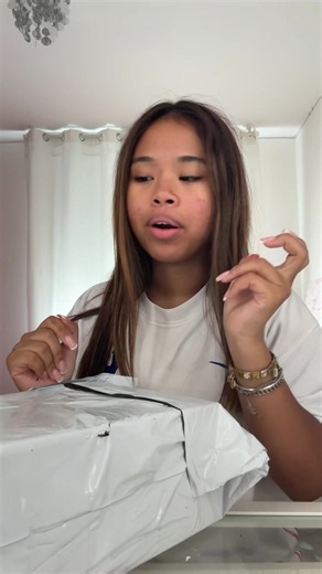 unboxing de ma nouvelle paire pojr l’année 2026/2027 #fypbeckyndrs #haultok #backtoschool #fourniturescolaires #shoes