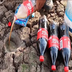1.3K views · 41 reactions | Coca cola And Mentos VS Python Snake VS Crocodile In Underground Hole | Las cosas bien claras | Facebook