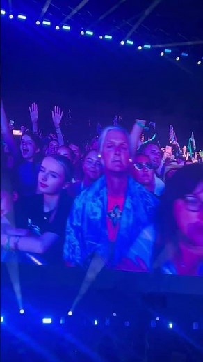 Olivia Rodrigo & Robert Smith Sing “Just Like Heaven” at Glastonbury 2025—Pure Magic