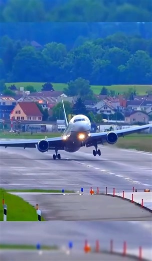Worst landing I’ve ever seen 😱 he could not correct it. ￼
