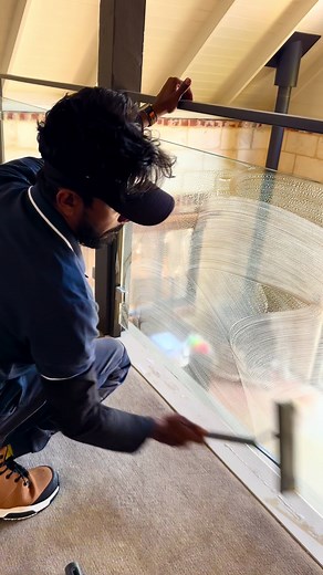 😊You have an even better view from upstairs😊#creatorsearchinsights #viral #grow #foryoupage #fyp #satisfying #windowcleaning #windowcleaner