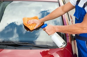 Sprayway Vs. Invisible Glass (Compared) - Cherish Your Car