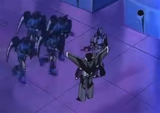 StarsCream toma el cuerpo de Cyclonus y sus subordinados se dan cuenta ( Scourge) Por la Voz. StarsCream se quiere vengar de Galvatron.. ¿ Porqué? Starscream se declara líder supremo, momento en el que aparece Galvatron y de un solo disparo elimina a Starscream, reduciéndolo a cenizas, salvo los pies. Pero vuelve como fantasma 👻 y toma el control de Cyclonus . #Cyclonus #thetransformers #starscream #unicron #optimusprime #autobots #decepticons #megatron #scourge #bumblebee #Optimusprime #galvat