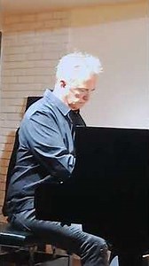 グラミー賞受賞の作曲家でありピアニストのピータ·ケーター氏が2来日。関係者とその友人に生演奏を披露するという機会に恵まれました。