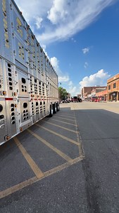 FOLLOW US ON @instagram Kounkel looking Sharp at Rigs on the Route 66 show 2025. @truck_show_joe 🎥🎥 #peterbilt #peterbilttrucks #truckshow #showtrucks #peterbilt389exhd | Joe Eldridge