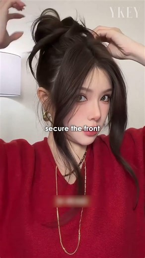 Effortless Messy Bun in Minutes