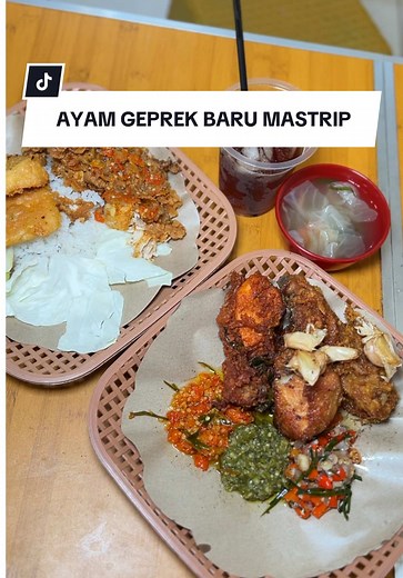 AYAM GEPREK BARU DI MASTRIP‼️ guys kalian harus coba sih ayam geprek baru di jalam mastrip yg punya banyak gratisan dan free refillnya. harga mulai 13rb udah bebas refill nasi dan es teh, ngambil sambelnya sendiri, gratis lalapan dan inisih yg bikin beda karena dia gratis sayur sop 📍@Warung.geprekboss - Jl. Mastrip no.29 ⏰buka 9 pagi - 12 malam ☎️082240557553 ✅GoFood dan shopeefood #kulinerjember #makananjember #kulinertrending #kulinerviral #mabaunej #kulinertiktok