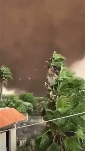 Doppia tromba marina nel trapanese, le immagini impressionanti a Marsala