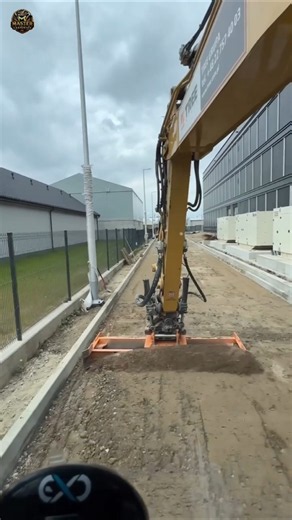How Pros Level Ground in Seconds! Amazing Excavator Grading Technology #Shorts
