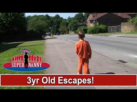 3yr Old Runs Out Of The House While Mum's On The Phone | Supernanny