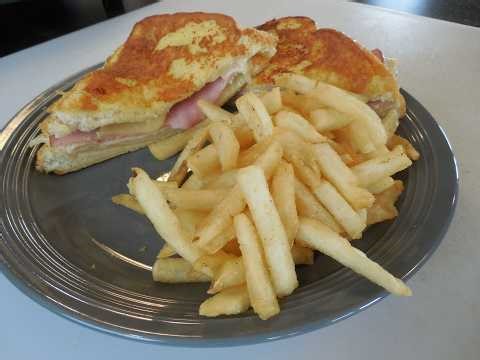 Monte Cristo Sandwiches With Fries