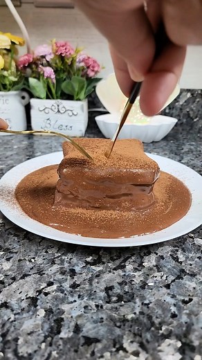 863K views · 9.1K reactions | Custard Lava French Toast - 5 minute mein tayar aur sub ho gae heraan  Ingredients Custard toast • Milk 1/2 L • Sugar 2 tbsp, heaped • Custard Powder 2 tbsp, heaped • Bread slice 3-5 Chocolate sauce • Butter 1 tbsp • Leftover custard milk • Cocoa powder 1 tbsp, heaped • Sugar 2 tbsp • Milk chocolate chips or any choxolate 1/4 cup (optional) • Some cocoa powder for drizzling | Naush Kitchen Routine | Facebook