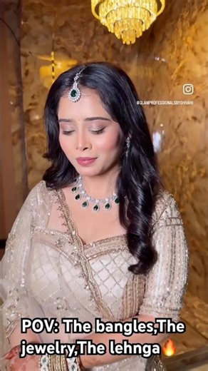 Comment your favourite 🤩 #lehnga #jewelry #bangles #bridelmakup #dulhan #wedding #hairstyleideas