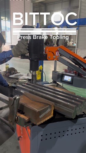 BITTOC edge-compression tooling process#pressbraketooling #metalworking