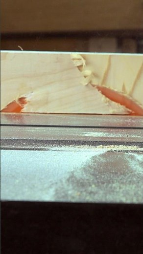 260. Turn a table saw into a jointer #mtbitesize #woodworking #tablesaw #Makethings