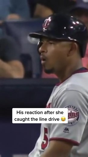 Amazing Ball Girl Catch Climbing Wall in Baseball Game