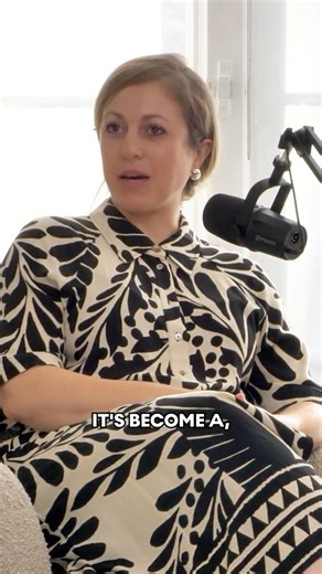 Marilyn Monroe’s portrait is one of the most widely reproduced in the world, superseded perhaps only by the Mona Lisa and Queen Elizabeth II. Andy Warhol turned to the Hollywood starlet’s image after her death in 1962, transforming a still from the 1953 noir thriller Niagara into one of the most iconic portraits of the 20th century. But what makes this image so quintessentially “iconic”? Is it the fact that it depicts such a recognisable image of Monroe, or is the image only so recognisable beca