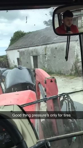 Experience you can’t buy it bottle it 🤟🏾#masseyferguson #silage2020 #tb #foryou #blackbalesmatter #johndeere #6920s