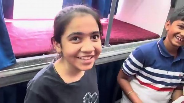 Delhi to Ahmedabad luxurious Bus journey || Gujarat Travels ki Ac sleeper bus 🚌 Travel with Jo