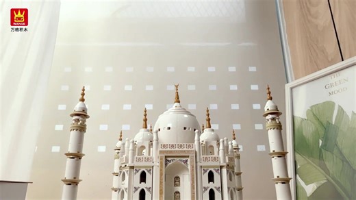 🏰 Taj Mahal – Мини архитектурын гайхамшиг 1113 pcs | 33.8×33.8×24.2 см Taj Mahal дэлхийн хамгийн алдартай архитектурын бүтээлийг өөрийн гараар угсармаар байна уу. Цагаан өнгийн нарийн хийц, сэтгэл татам дэлгэрэнгүй элементүүд нь таны цуглуулганд өнгө нэмэх болно. ✨ LEGO-нд дурлагч бүрийн цуглуулгад байх ёстой бүтээл! ✨ Улаанбаатар хот болон орон нутагт хүргэлттэй #legoarchitecture #tajmahal #afol #brickzone #legobuilder #архитектура #дэлхийндолоонгайхамшиг #тажмахал #lego #legocollection | ZiiG