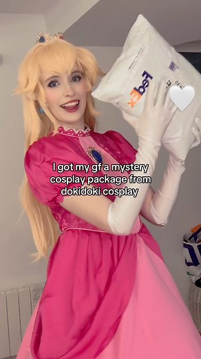 jade 😈 on Instagram: "opening a mystery cosplay box together 👍🏻 8% off on dokidoki cosplay with my code "frozam" !!! Bowser : @hiina.a Peach : me !! Peach cosplay from : @dokidokicosplay_official the mystery box is a Halloween special don’t miss it !! [#peach #peachcosplay #bowsercosplay #cosplay #cosplayersofinstagram ]"
