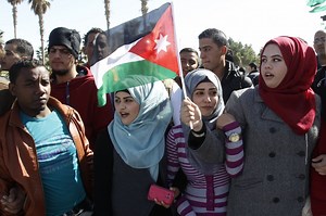 PBS NewsHour full episode Feb. 4, 2015