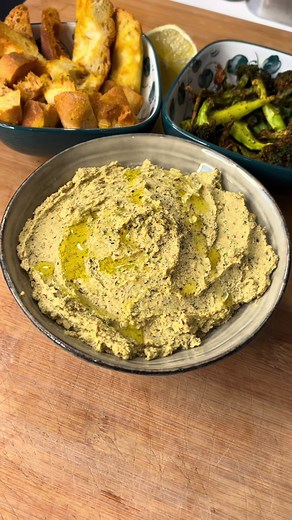 Pranzo Vegetariano in Dieci Minuti: Hummus e Broccoli