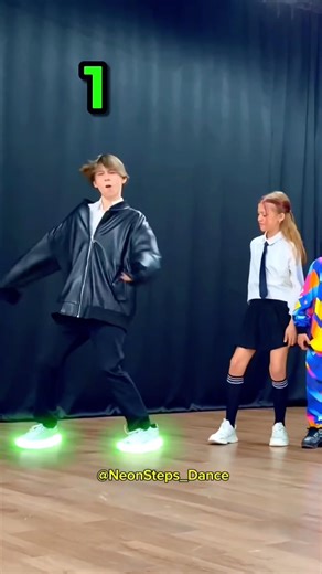 Шаффл Баттл 😎🔥 WHO WIN ? 🤔🏆 LITTLE KIDS NEON MODE 😨⭐ TOO MUCH ENERGY ⚡😱