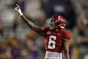 DeVonta Smith Becomes First Wide Receiver To Win Heisman Trophy Since Desmond Howard In 1991