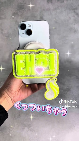 新商品の取り外し可能スマホグリップ付ネームボード