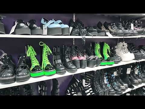 *Goth Clothing Store!* Exploring Ravens and Rockers!