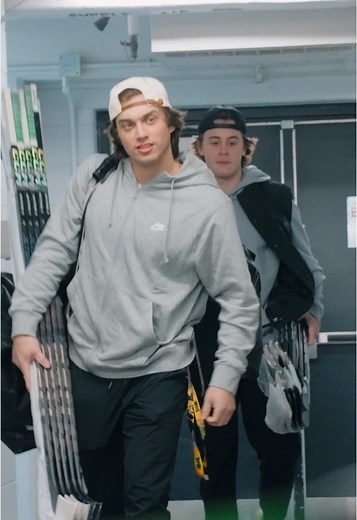 Barrie Colts Hockey Team Reunites for New Season