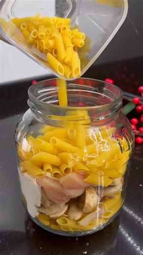 Pasta Chicken breast Mushrooms Half a pack of cream 1.5 cups of water Salt, black pepper, thyme Don’t overfill the jar, and take it off the stove before cooking for too long 👌🏽. | Sati’s Tasty Kitchen