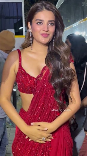 నిధి అగర్వాల్ డ్రెస్ 😳| Nidhi Agarwal Leatest Visuals at Rajasaab Promotions