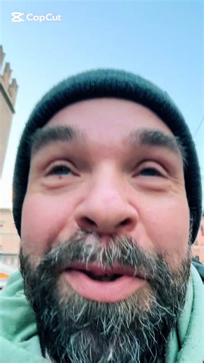 #CapCut ma a voi capita dj. Edere quel vecchietto che … #shorts