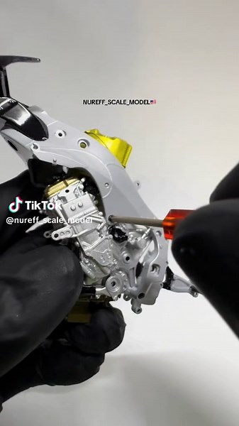 Tamiya Suzuki MotoGP 1/12 Model: Basic Paint & Assembly