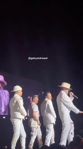 “…Jam on’ cause Backstreet’s got it Come on now everybody We’ve got it going on for years…” 🎵 . . . 🎥 @gabrielastokweel . . . #bsb #backstreetboys #dnaworldtour #bsbsquadbr #bsbdna #bsbfans #ajmclean #kevinrichardson #nickcarter #howied #brianlittrell #bsbdnaworldtour #backstreetboysbrasil #ktbspa #bsbvegas | BSB Squad BR