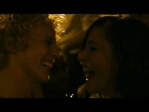 Nurgül Yeşilçay - Patrycia Ziolkowska lesbian kissing scene