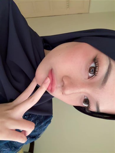 Understanding SHR Meaning and Context in Conversations