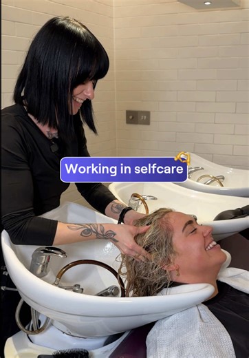 Looking after our clients is what makes this job so rewarding 💜📍@salon64london #hairdressing #hairdresser #lifeofahairdresser #hairstylist #fresha