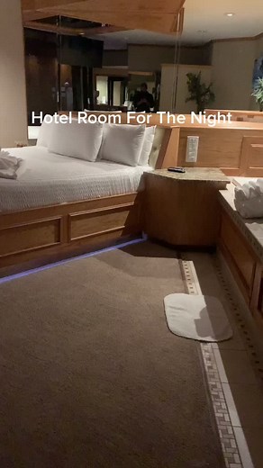 Luxurious Sybaris Hotel Room in Milwaukee, Wisconsin