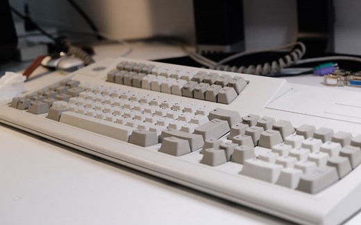 【趣物·怀旧志】在这把薄膜键盘面前，机械键盘都得爬——IBM MODEL M 122 屈蹲弹簧键盘review