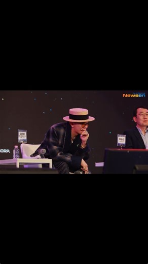 G-DRAGON INTERNATIONAL on Instagram: "G-Dragon watches a quadruped robot dance to "Power" & "Crooked" during the 'Innovate Korea 2025' talk show at KAIST's Ryu Geun-cheol Sports Complex in Daejeon on April 9. G-DRAGON FOR INNOVATE KOREA #GDRAGONxKAIST #GDRAGON2025 #지드래곤 @xxxibgdrgn"